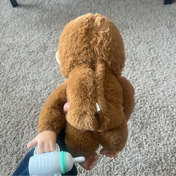 Little Live Pets My Baby Monkey Mango - Picture 3 of 3